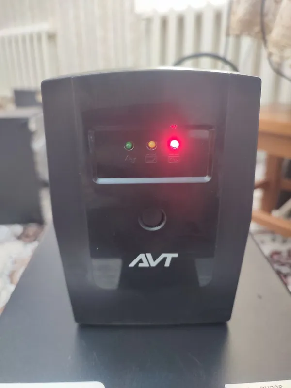 Источник бесперебойного питания UPS AVT 600AVR (EA285) Источн