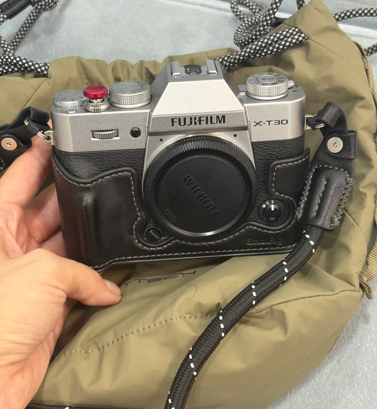 Fujifilm x-t30 III kamerasi va Fujinon 35mm obyektivi 3 Fujifilm x-t30 III kamerasi va Fujinon 35mm obyektivi 3