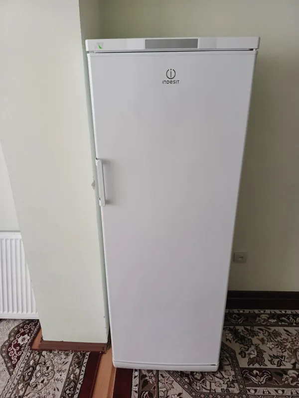 Продам новый холодильник 1 Продам новый холодильник 1