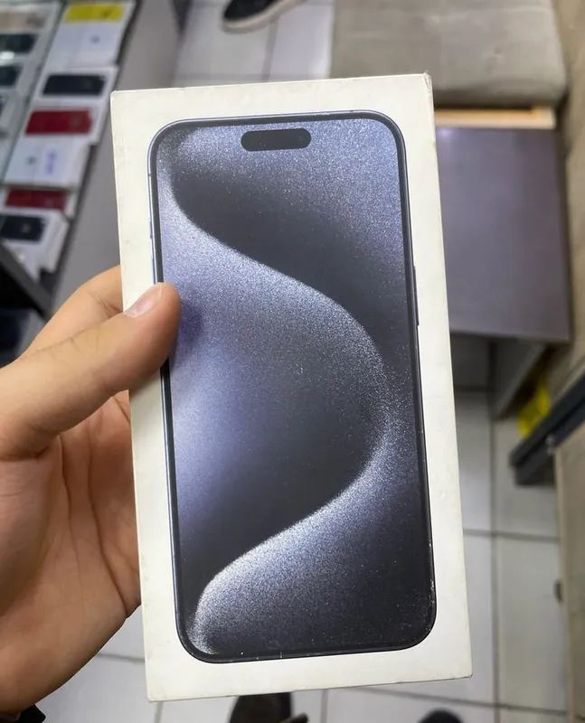 Iphone 15 pro max BLUE 5
