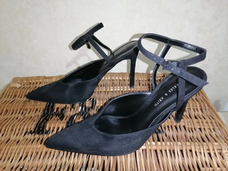 Женские босоножки Charles & Keith