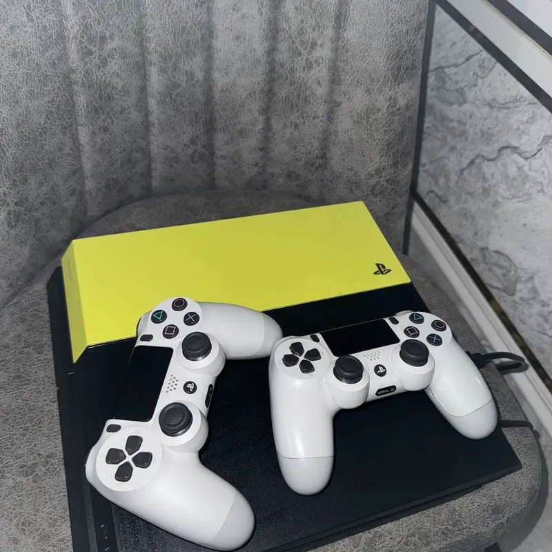 Sony Play Station4. 500 gb va ta jostik bilan