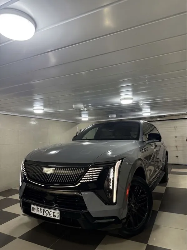 Cadillac Escalade IQ Sport 2 1 Cadillac Escalade IQ Sport 2 1