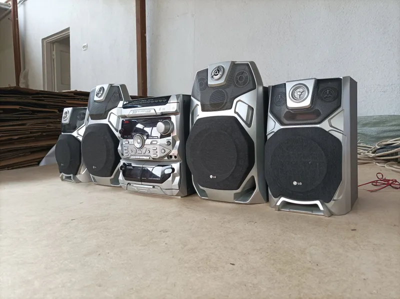 LG sentr sotiladi sastayanasi yaxshi