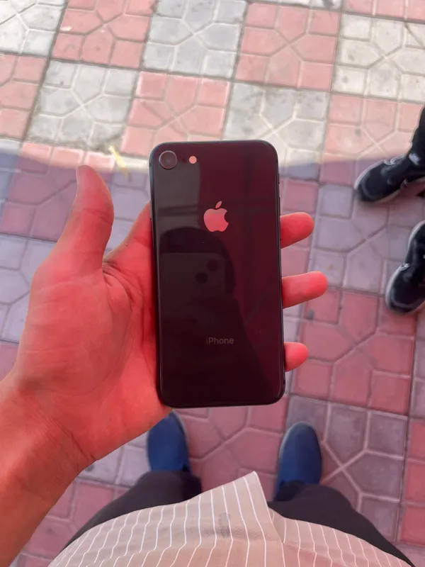 iPhone 8   90%  KH/A