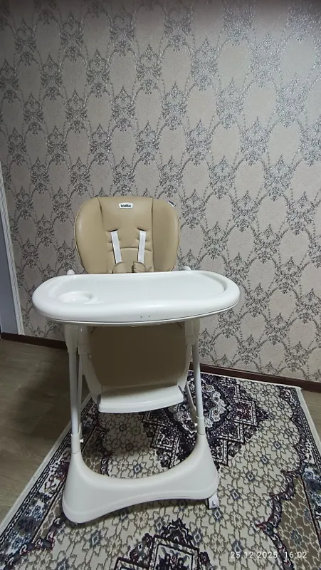 Детский стульчик для кормления