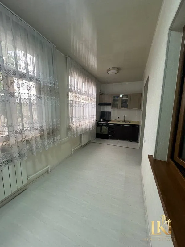 Продаётся 3-комнатная квартира (французская планировка), 92 м², 2/4, Яккасарайский район 4