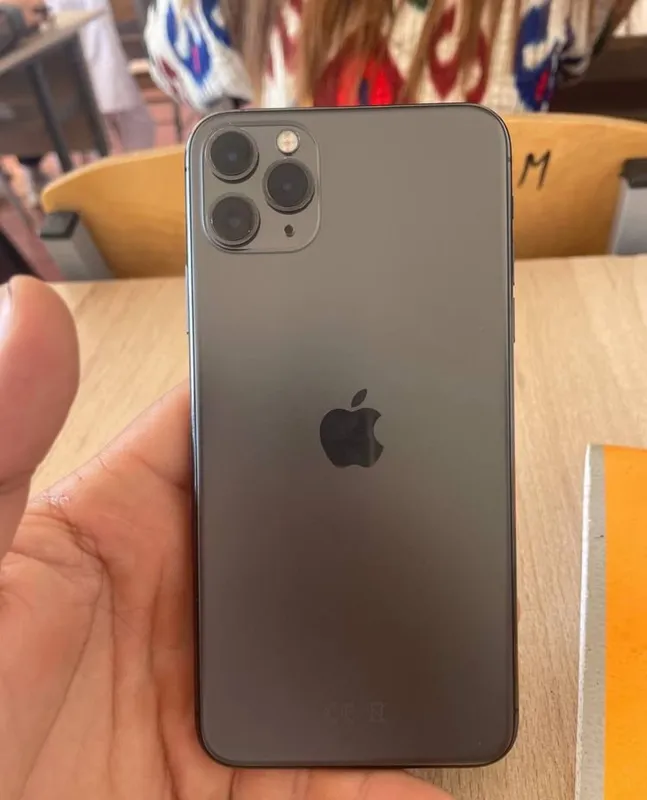 iPhone 11 Pro Max 64 GB 1 iPhone 11 Pro Max 64 GB 1