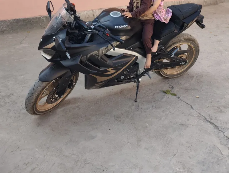 Mototsikl yangi holda