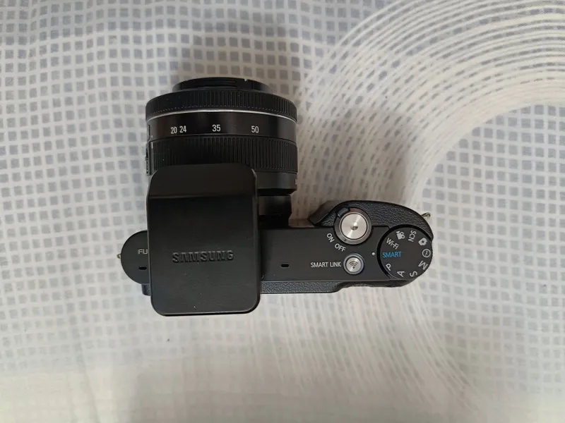 цифровой фотоаппарат Samsung NX1000 6 цифровой фотоаппарат Samsung NX1000 6