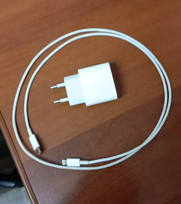 iPhone uchun zaryadlovchi