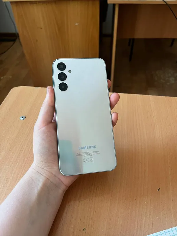 Samsung A24 Xotirasi: 128 GB  Xolati A'lo darajada — фото 1