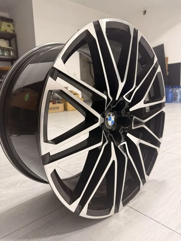 BMW x7 orginal disaka — фото 1