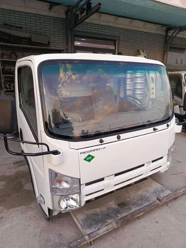 Isuzu kabina sotiladi. Продаются готовый Исузу кабина 1