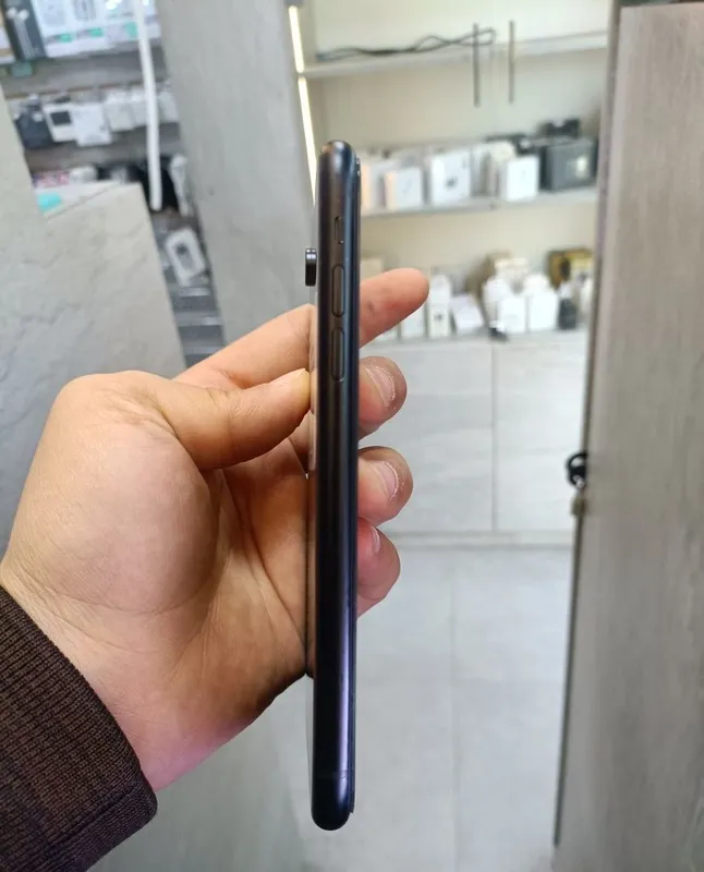 iPhone XR, идеальное состояние 4