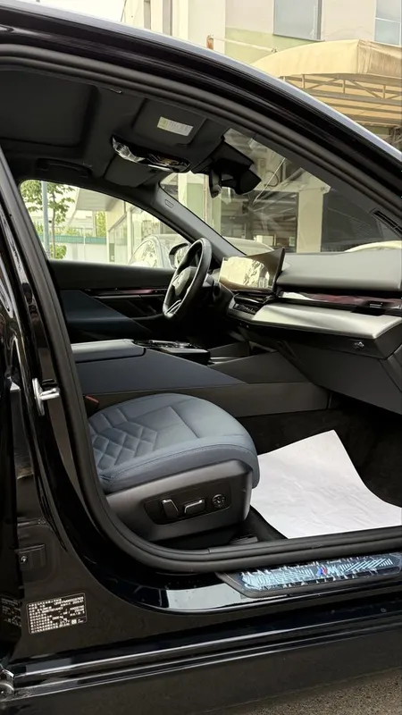 Bmw i5 eDrive 40L самый фулл версия в наличии — фото 4