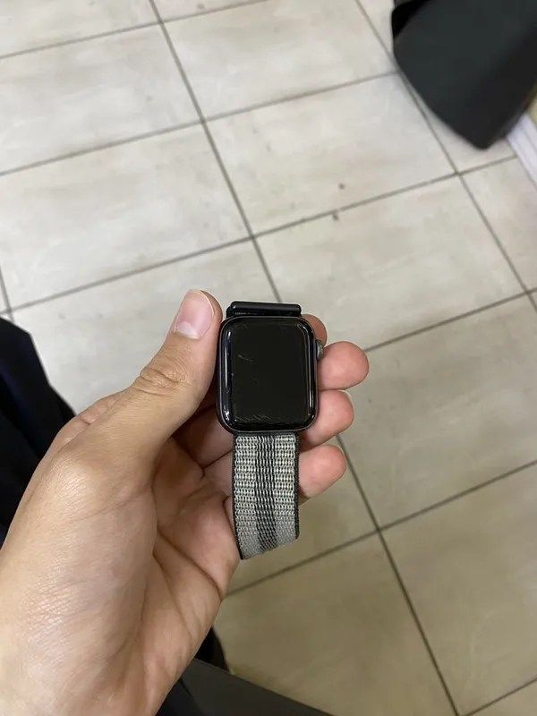 Iwatch 4 sotladi 2