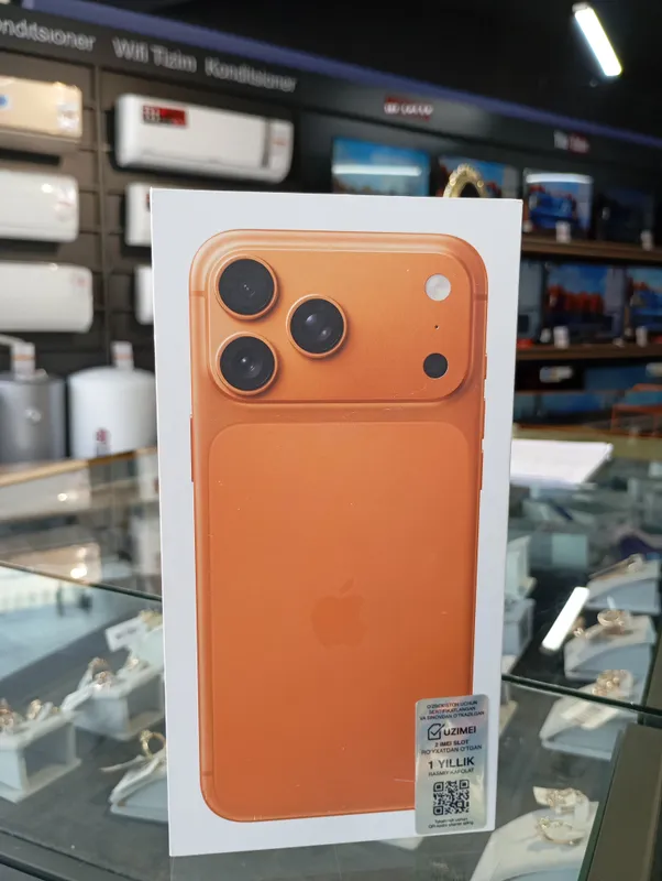 iPhone 17 Pro Max 256 ГБ, оранжевый и серебристый 4