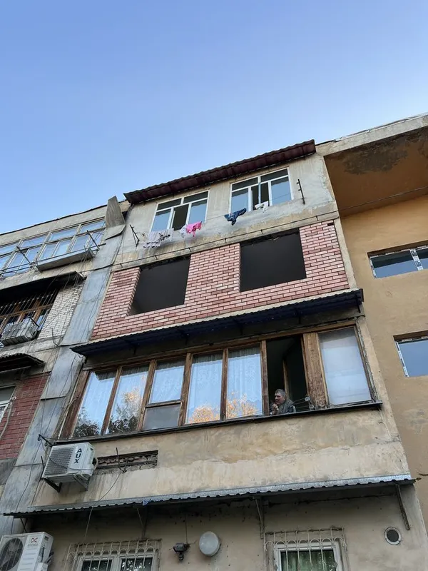 Gisht teramiz balkonga