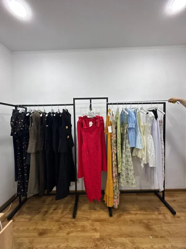 Продам напольную Вешалку для одежды (гардеробную стойку)