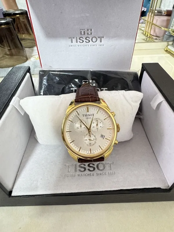 Tissot qo'l soat halati yangidek orginal 1 Tissot qo'l soat halati yangidek orginal 1