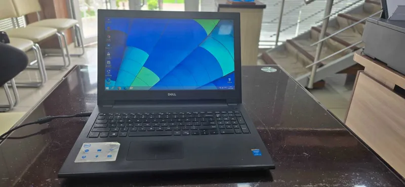 Идеал ҳолатдаги Dell Inspiron 15 (Core i3) сотилади!