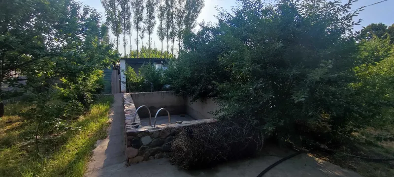 6 sotix Dacha sotiladi Parkent tumani soy boyida