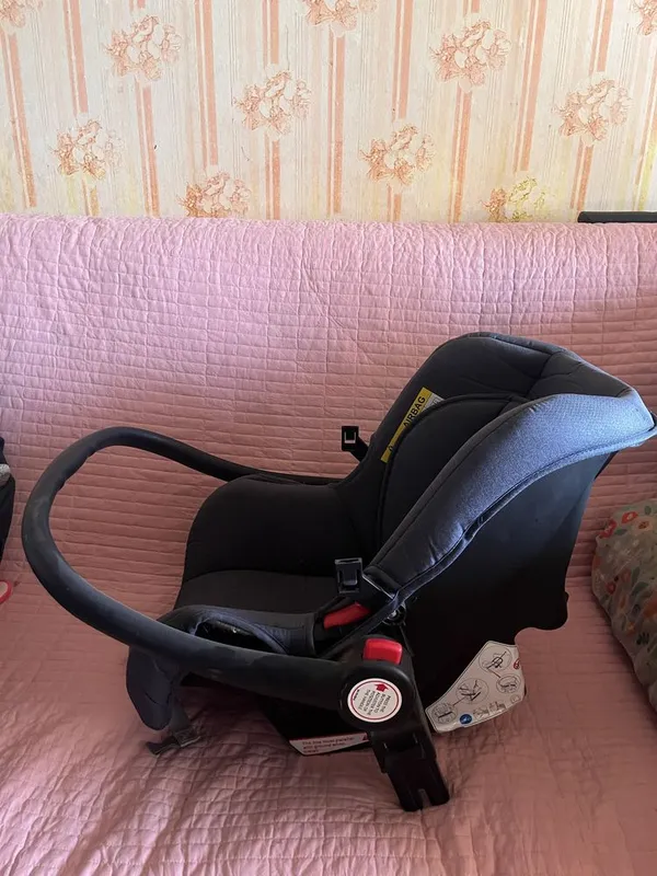Детское автокресло до 6 месяцев 2 Детское автокресло до 6 месяцев 2