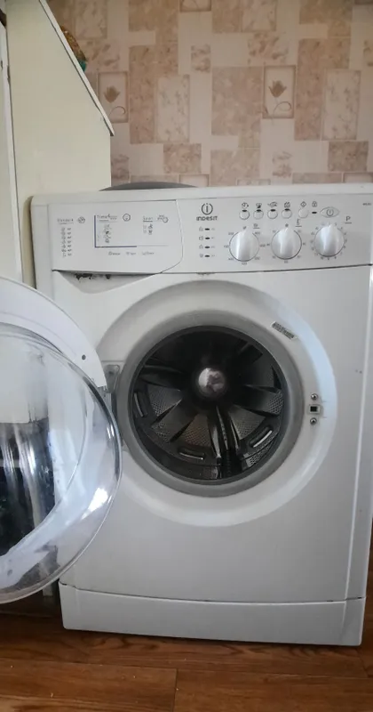 Стиральная машина Indesit WIL 85 — фото 2