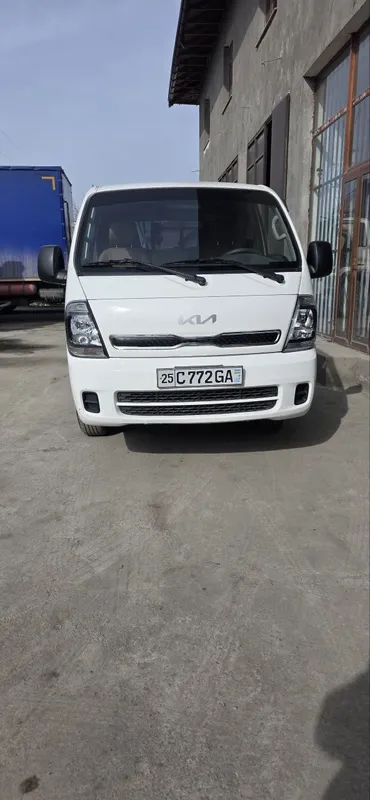 KIA BONGO sotiladi yuk bortli. 2023-yil
