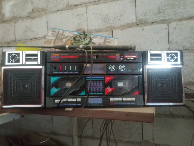 Telvizor magnitafon retro muz sentir sotiladi — фото 1