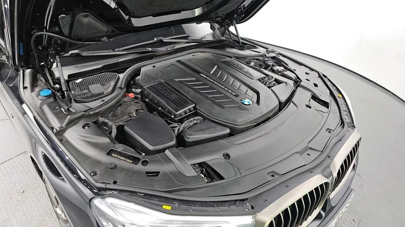 BMW 7 Series M760LI xDRIVE — фото 5
