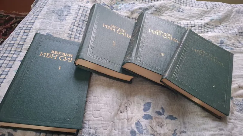 Книги продаются, цену в личку, 4 Книги продаются, цену в личку, 4