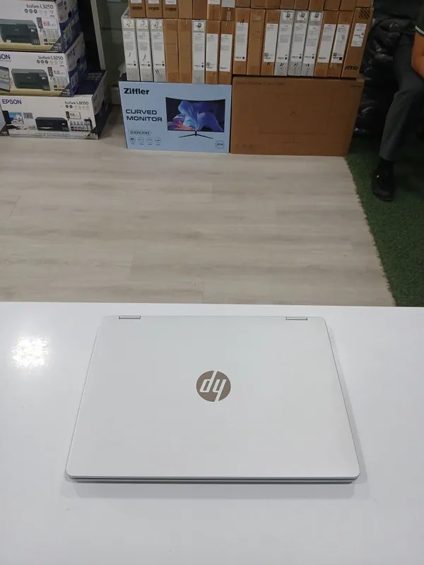 Hp omnibook core7-150u 16/512 6 Hp omnibook core7-150u 16/512 6