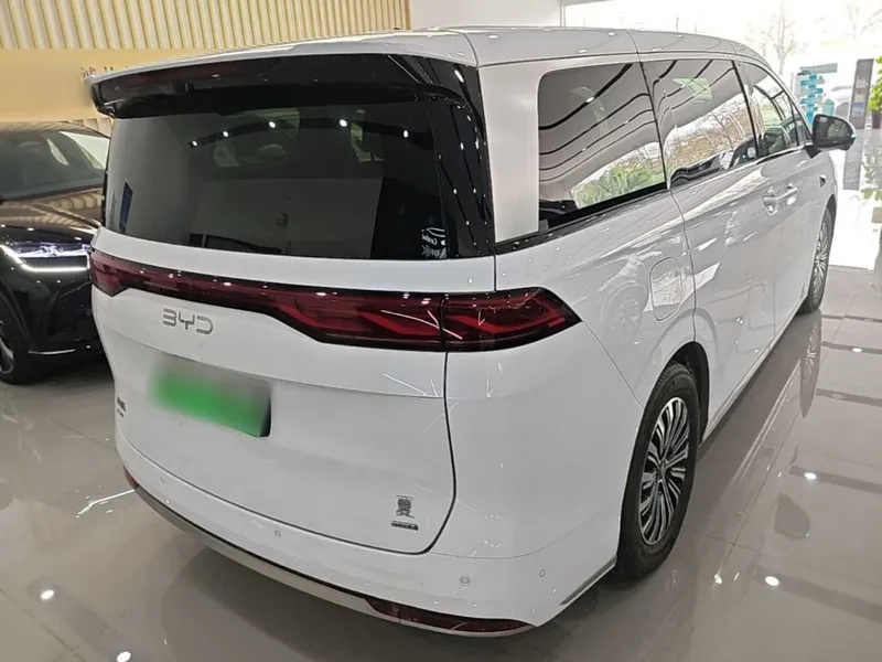 BYD Xia DM-i 1.5T 180km Beyond Edition — фото 4