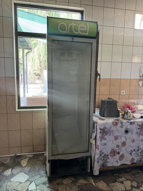 Artel vitrina holodelnik srochna sotiladi 2 Artel vitrina holodelnik srochna sotiladi 2