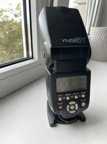 YongNuo Speedlite YN560 II Flash sotiladi
