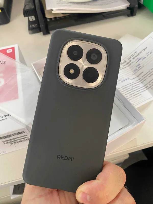 Продаю Redmi Note 15pro 3 Продаю Redmi Note 15pro 3