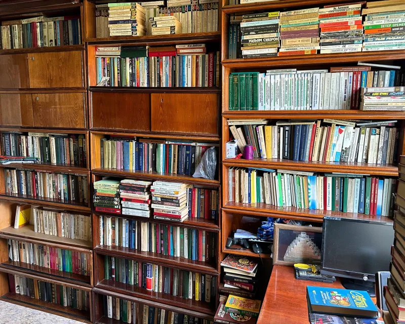 Книги продаются в большом количестве. — фото 1