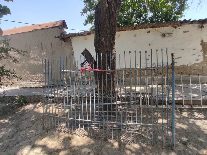 Kafolatli qoʻyxona zavborlari ( reshotka ) 1