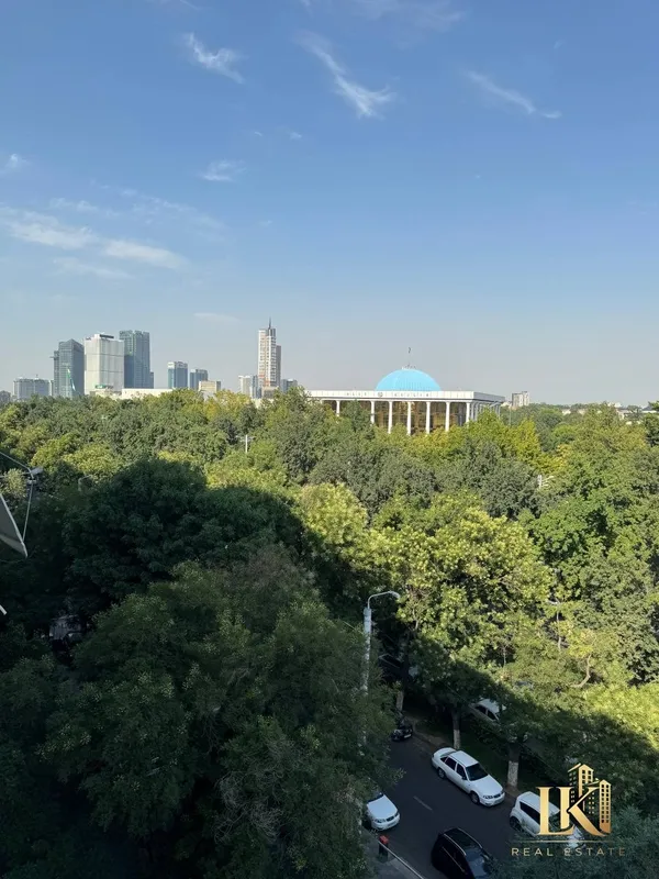 Продаётся 3-комнатная квартира с евроремонтом, мебелью, рядом с метро 9