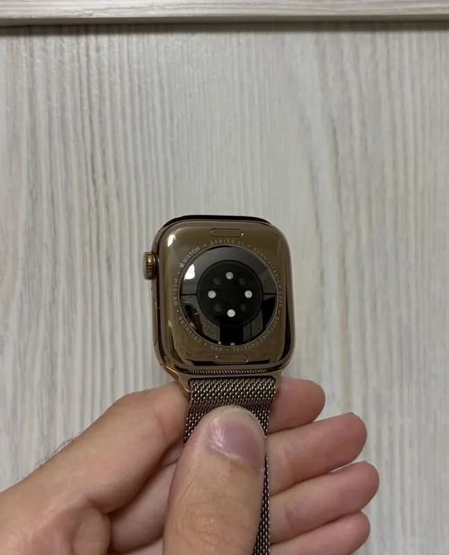 Apple Watch 11, миланский браслет, золотой, 100% 2