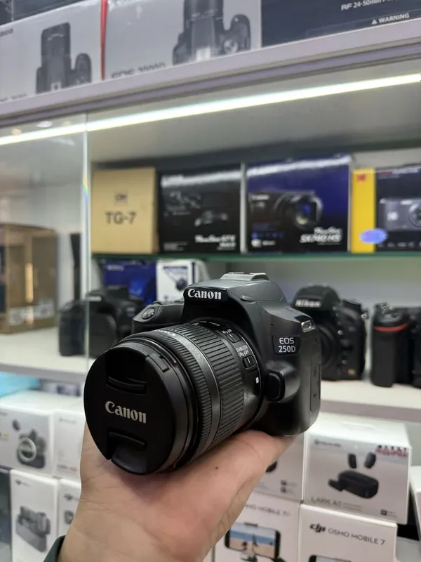 Canon EOS 250D 18-55 IS STM 1