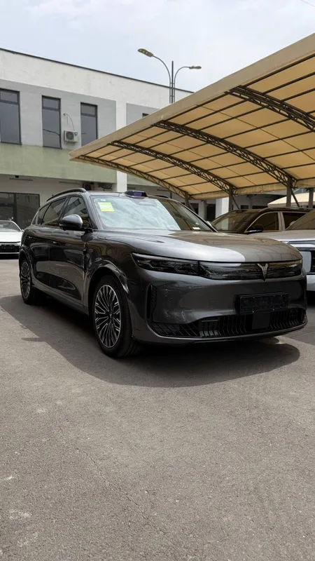 VOYAH FREE + 4WD Quankin самый фулл рестайлинг 2026 1 VOYAH FREE + 4WD Quankin самый фулл рестайлинг 2026 1