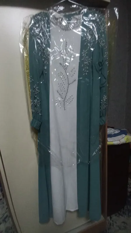 yangi 2 marta kiyilgan 200 minga beramiz