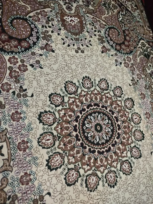 Gilam sotiladi bu