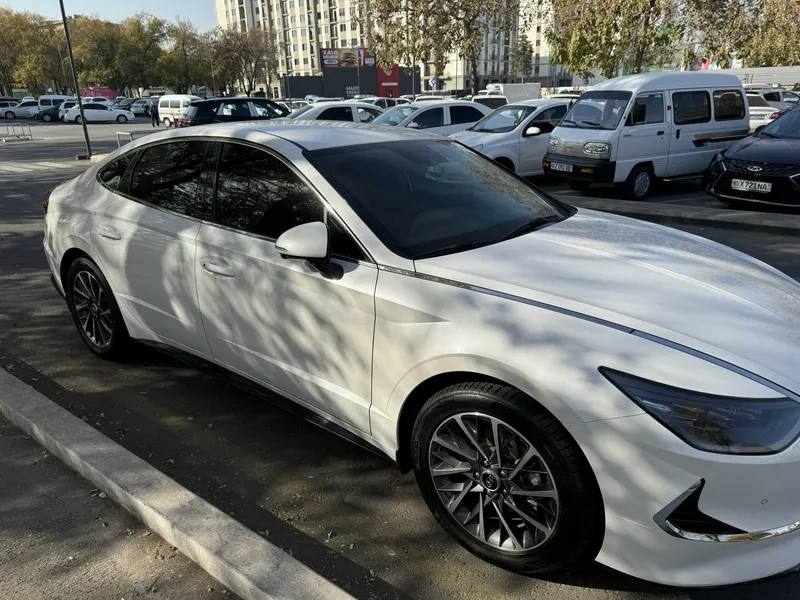 Продаю Hyundai Sonata 2.5 DN8 2020 год Рестайлинг Full 5 позиция. — фото 1