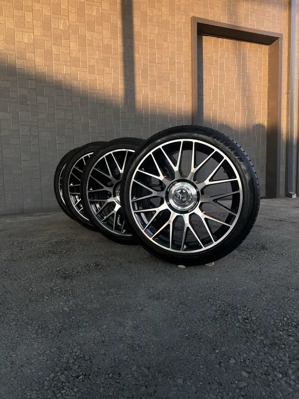 Mercedes-Benz AMG R18 Raznashirokiy diskalar sotiladi 5 Mercedes-Benz AMG R18 Raznashirokiy diskalar sotiladi 5