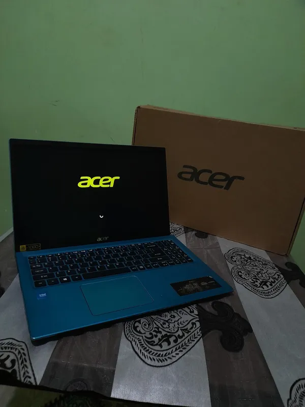 Notebook sotiladi Notebook sotiladi