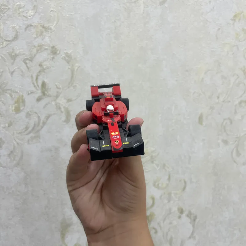 2 ta Lego poyga mashinalarining mini figuralari 2
